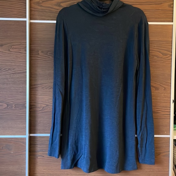 Cabi turtleneck tunic - Picture 3 of 6